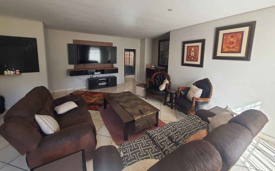 5 Bedroom Property for Sale in Rietfontein A H North West